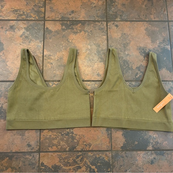 🌵Olive Green Ribbed Tank Tops Bras - Picture 1 of 3